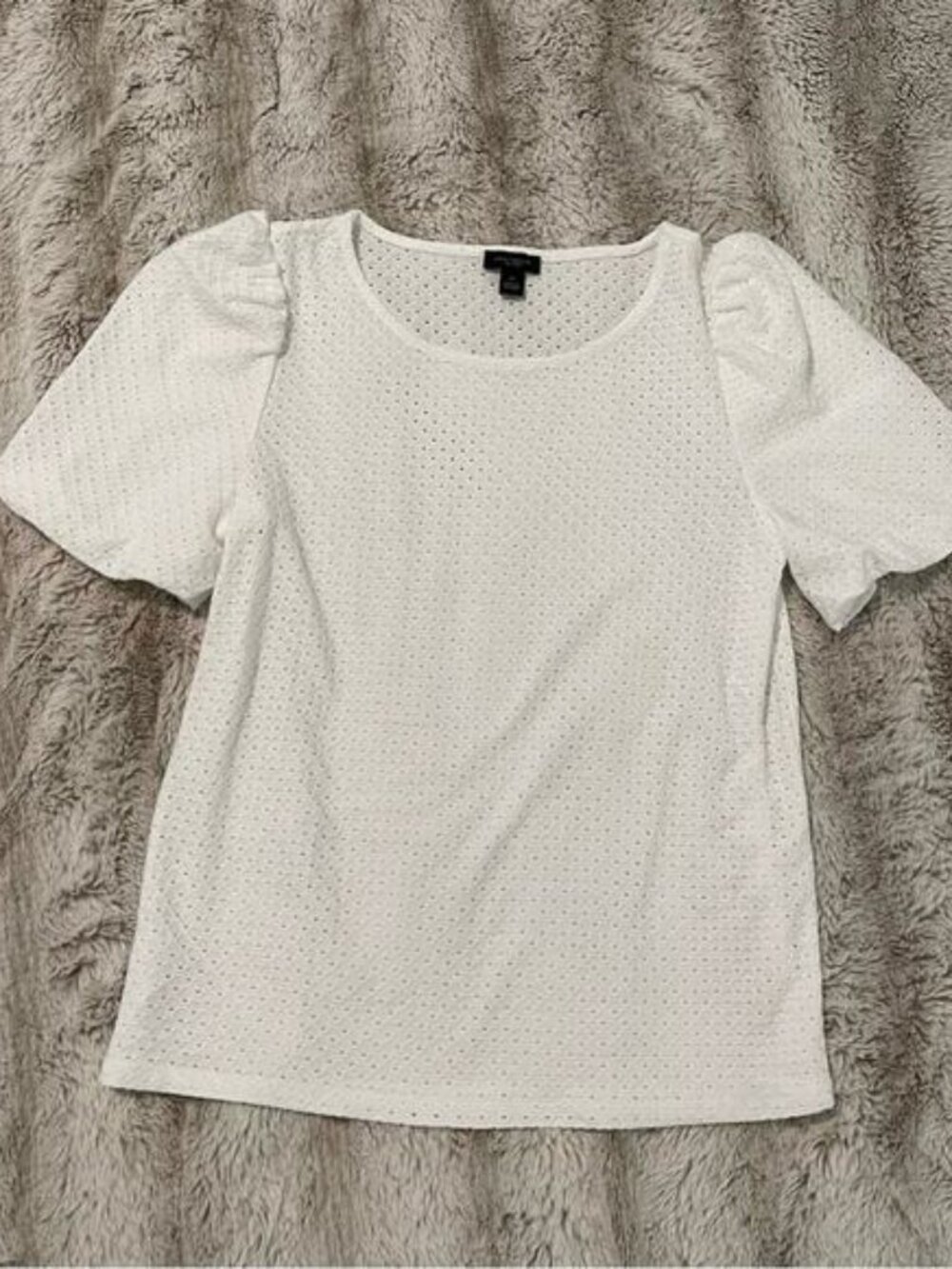 New‎ Ann Taylor White Eyelet Poof Sleeve Blouse